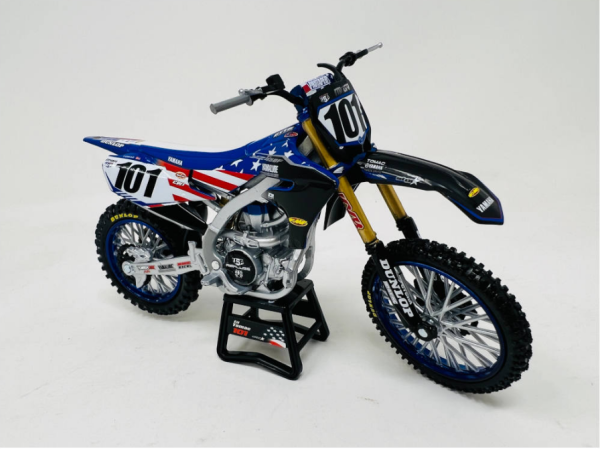 Miniatuur 1:12 Yamaha YZ450F Motocross of Nations Eli Tomac
