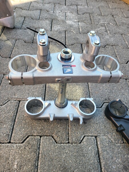Gabelbrücke silber CRF450 21- / 250 22-
