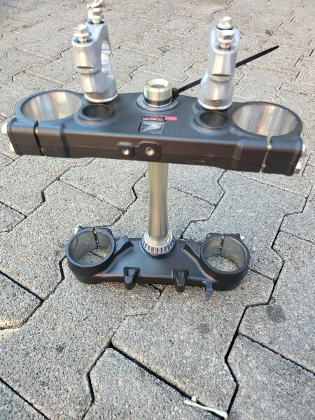 Gabelbrücke schwarz CRF450 21- / 250 22-